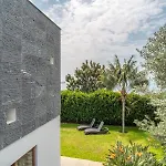Star With Private Heated Pool In