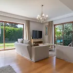 Star With Private Heated Pool In