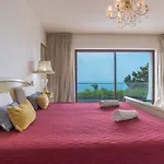 Star With Private Heated Pool In Vila Funchal (Madeira)