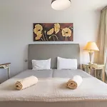 Star With Private Heated Pool In Vila *