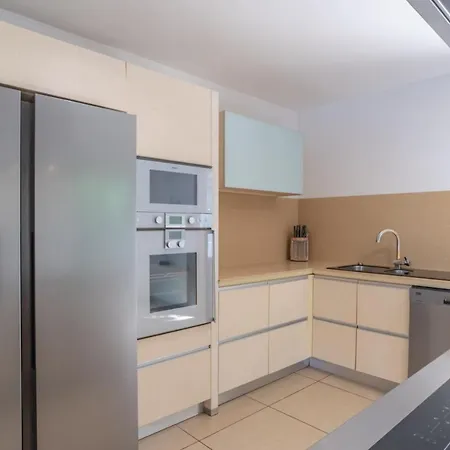 Star With Private Heated Pool In