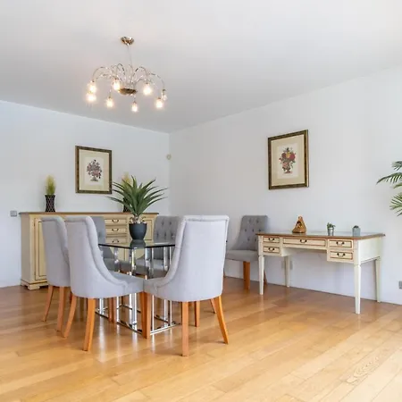 Villa Star With Private Heated Pool In