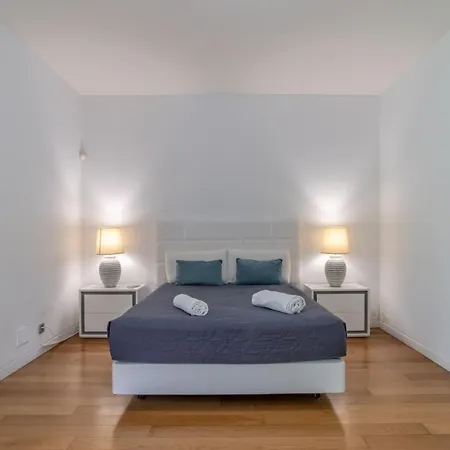 Star With Private Heated Pool In Villa