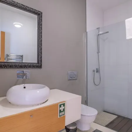 Star With Private Heated Pool In