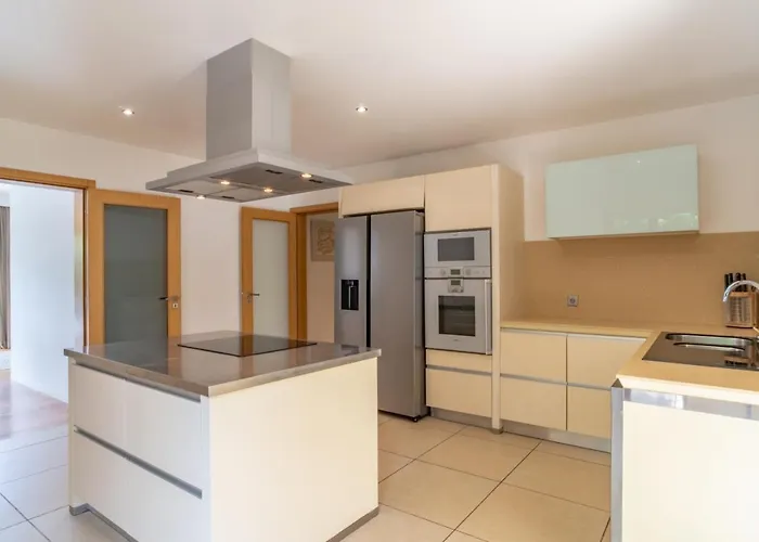 Star With Private Heated Pool In *