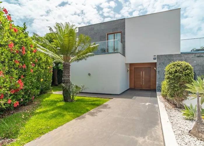 Star With Private Heated Pool In *