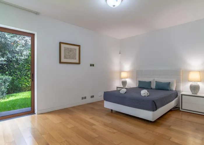 Star With Private Heated Pool In